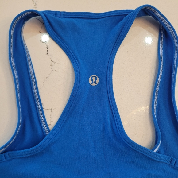 Lululemon Athletica tank top - size 6 or 8 - Picture 4 of 11